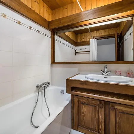 Apartmán 4 Pers - Balcon - Proximite Pistes Et Golf - Tv - Garage - Animaux Ok - Tennis En Ete - Fr-1-453-82 *
